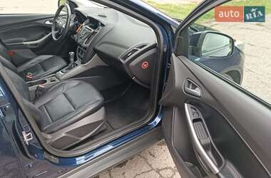 Седан Ford Focus 2011 в 
