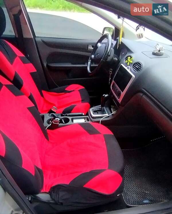 Хэтчбек Ford Focus 2006 в Каменец-Подольском