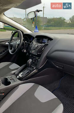 Хэтчбек Ford Focus 2013 в 