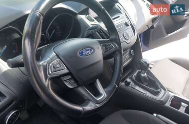Хэтчбек Ford Focus 2015 в 