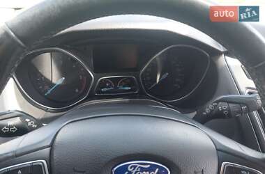 Хэтчбек Ford Focus 2015 в 