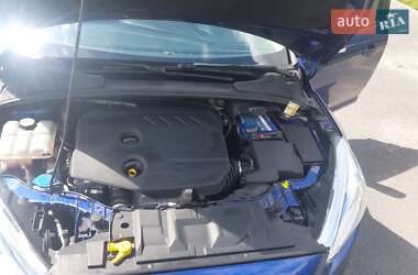 Хэтчбек Ford Focus 2015 в 