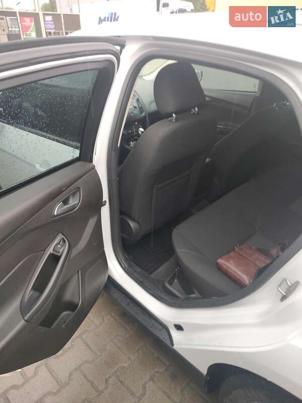 Седан Ford Focus 2016 в Киеве