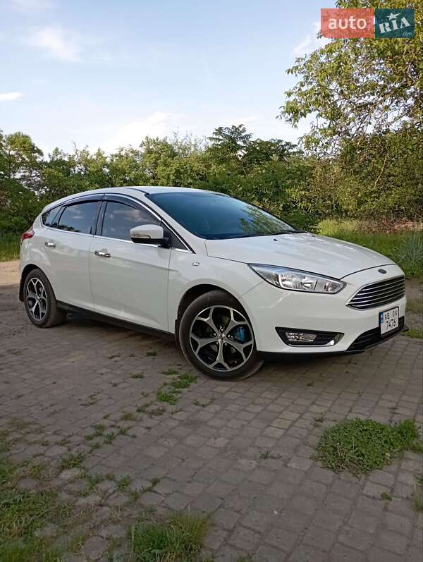 Хэтчбек Ford Focus 2015 в Днепре