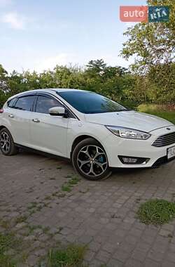 Хэтчбек Ford Focus 2015 в 