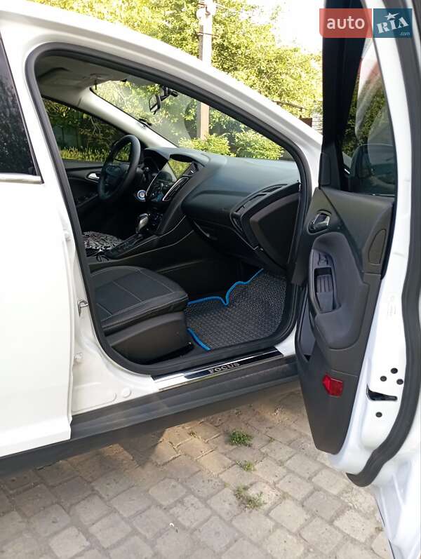 Хэтчбек Ford Focus 2015 в Днепре