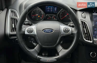 Хэтчбек Ford Focus 2014 в 