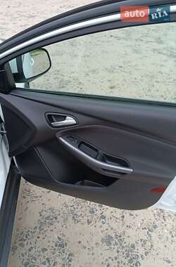 Хэтчбек Ford Focus 2014 в 
