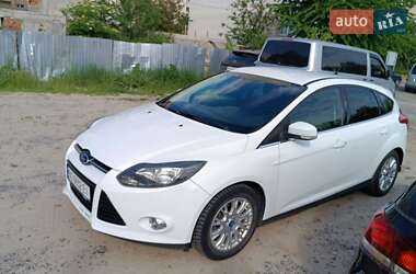 Хэтчбек Ford Focus 2014 в 
