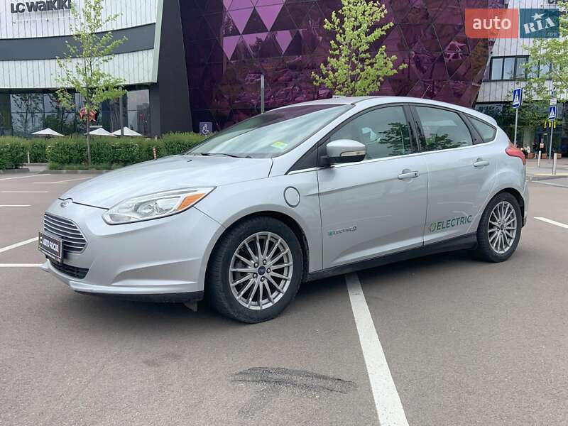 Седан Ford Focus 2016 в Киеве