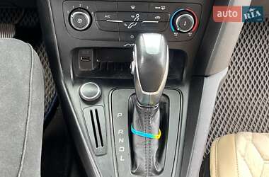 Седан Ford Focus 2016 в 