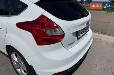 Хэтчбек Ford Focus 2012 в 