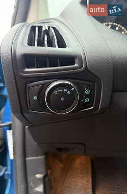 Седан Ford Focus 2012 в 