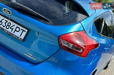 Хэтчбек Ford Focus 2015 в 