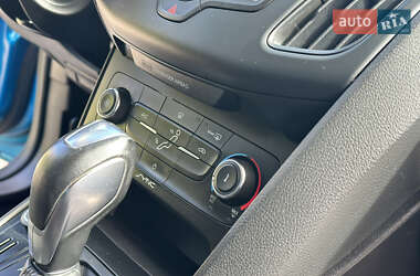 Хэтчбек Ford Focus 2015 в 
