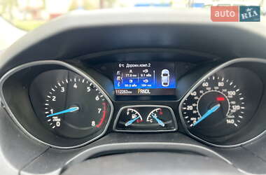 Седан Ford Focus 2015 в 