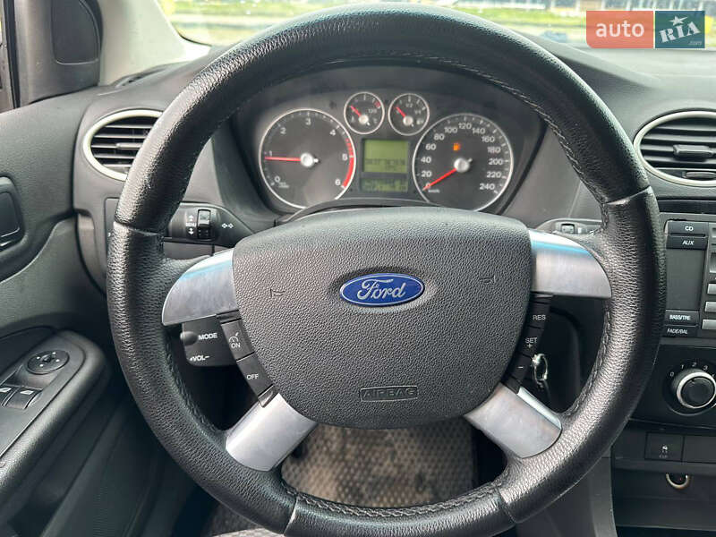 Седан Ford Focus 2006 в Львове