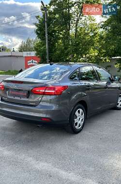 Седан Ford Focus 2015 в 