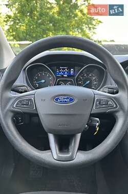 Седан Ford Focus 2015 в 