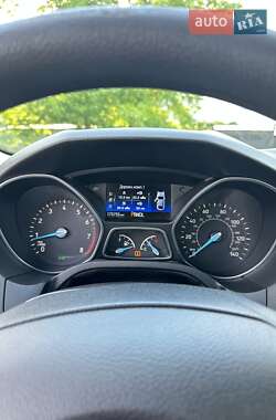 Седан Ford Focus 2015 в 