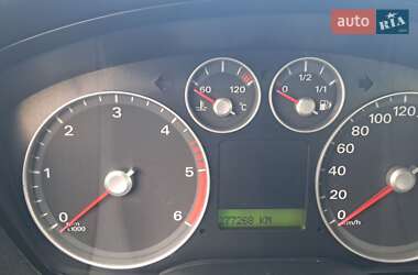 Хэтчбек Ford Focus 2006 в 