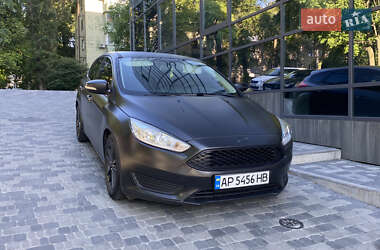 Хетчбек Ford Focus 2015 в 