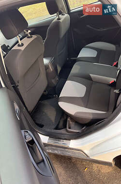 Хэтчбек Ford Focus 2013 в 