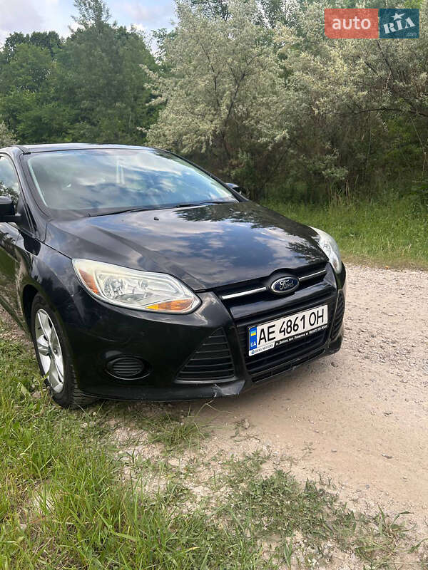Хэтчбек Ford Focus 2012 в 