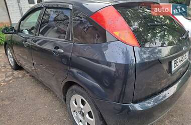 Хэтчбек Ford Focus 2001 в 
