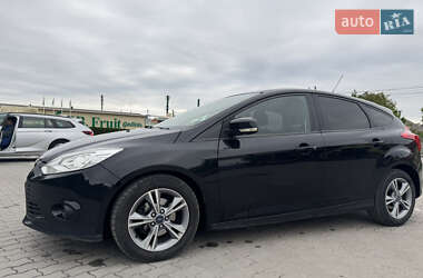 Хэтчбек Ford Focus 2011 в 