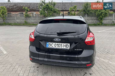 Хэтчбек Ford Focus 2011 в 