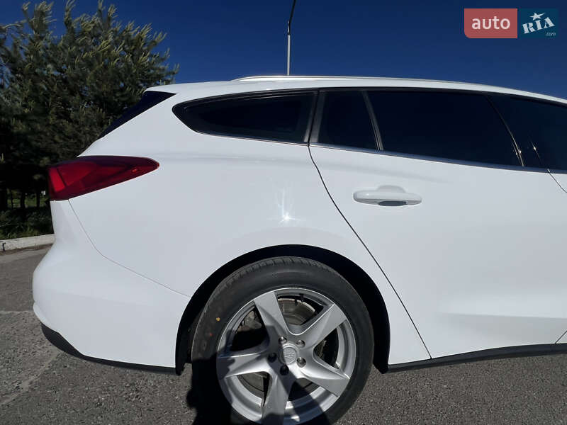 Универсал Ford Focus 2019 в Луцке фото 4 Универсал Ford Focus 2019 в Луцке