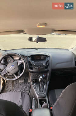 Хэтчбек Ford Focus 2015 в 