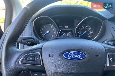 Хетчбек Ford Focus 2016 в 