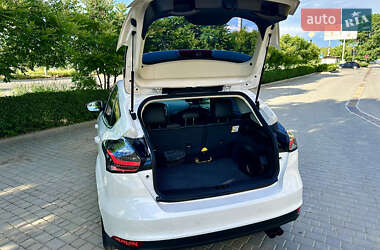 Хэтчбек Ford Focus 2015 в 