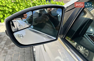 Хэтчбек Ford Focus 2015 в 