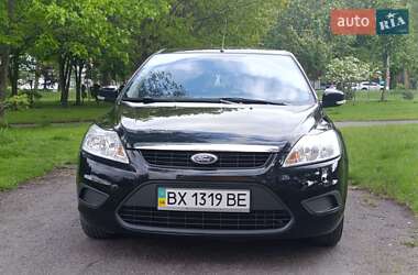 Хэтчбек Ford Focus 2011 в 