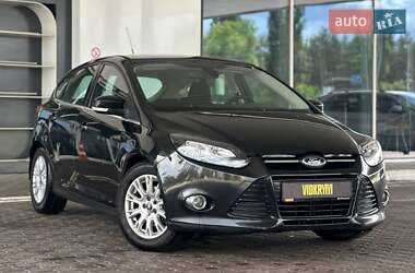 Хэтчбек Ford Focus 2011 в 