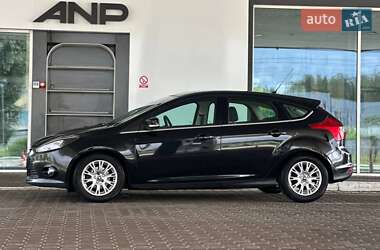 Хэтчбек Ford Focus 2011 в 