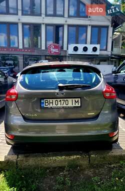 Хэтчбек Ford Focus 2015 в 