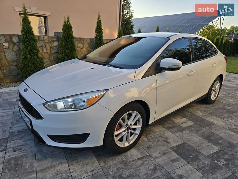 Седан Ford Focus 2015 в 