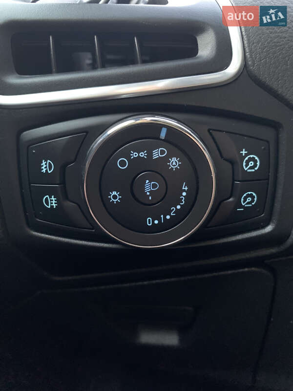 Хэтчбек Ford Focus 2011 в Чернигове