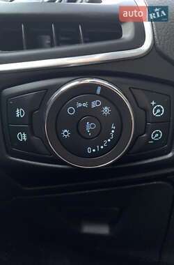 Хэтчбек Ford Focus 2011 в 