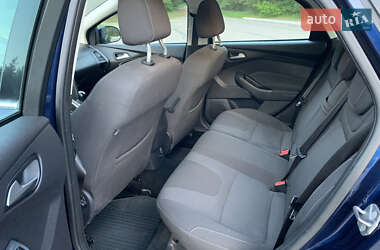 Хэтчбек Ford Focus 2011 в 
