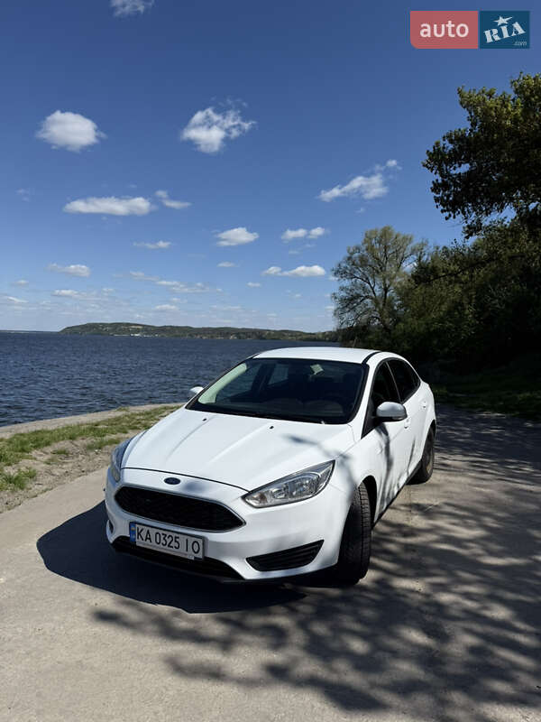 Седан Ford Focus 2017 в 