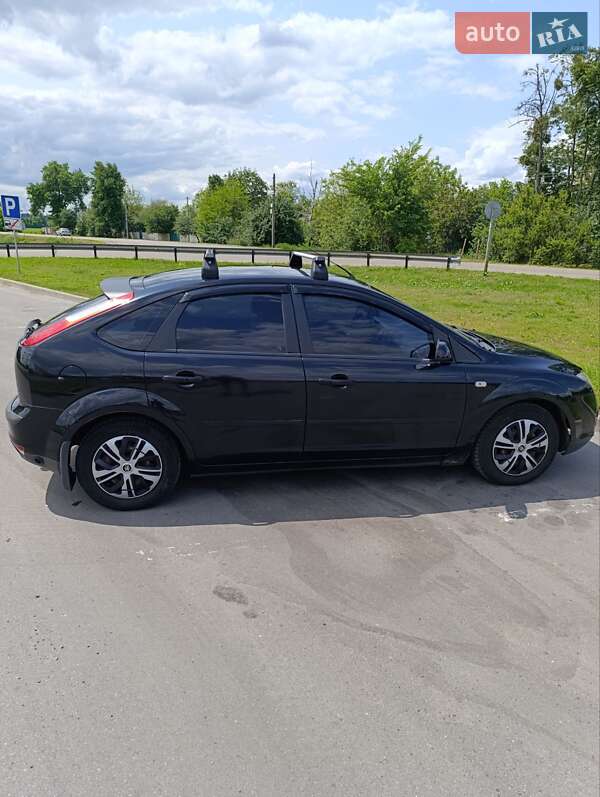 Хэтчбек Ford Focus 2007 в Лохвице