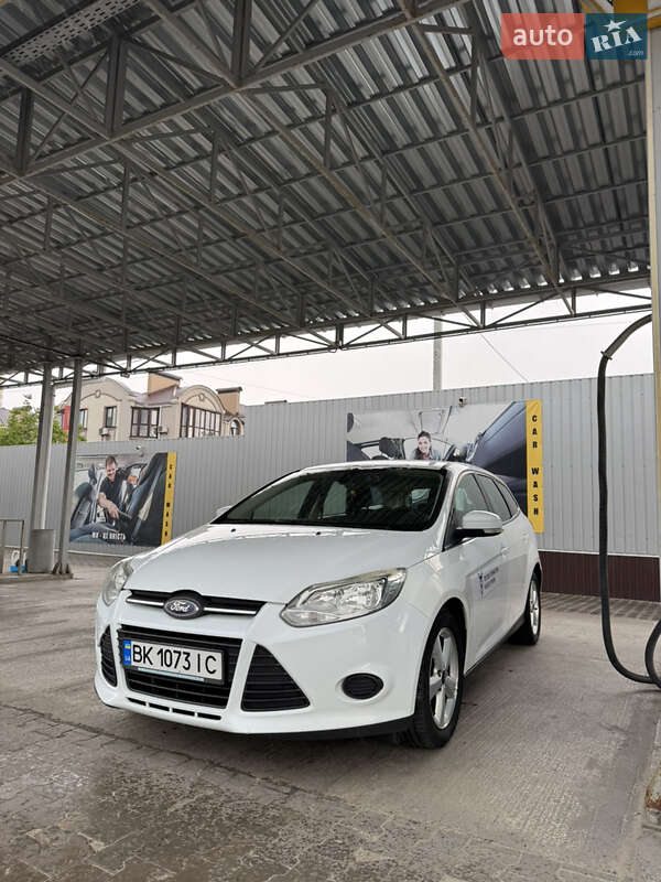 Универсал Ford Focus 2012 в 