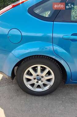 Хэтчбек Ford Focus 2007 в 