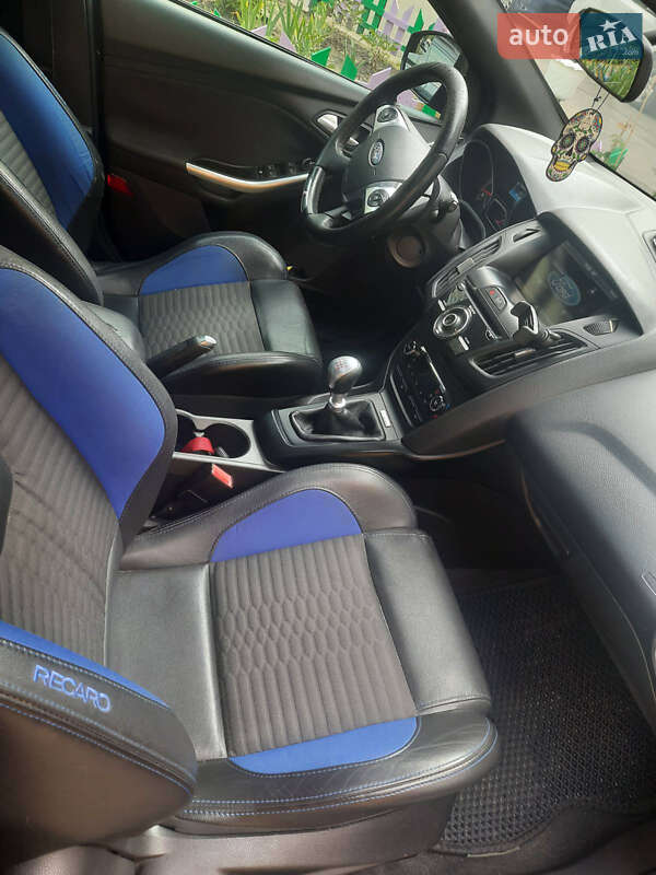Хэтчбек Ford Focus 2013 в Киеве фото 5 Хэтчбек Ford Focus 2013 в Киеве