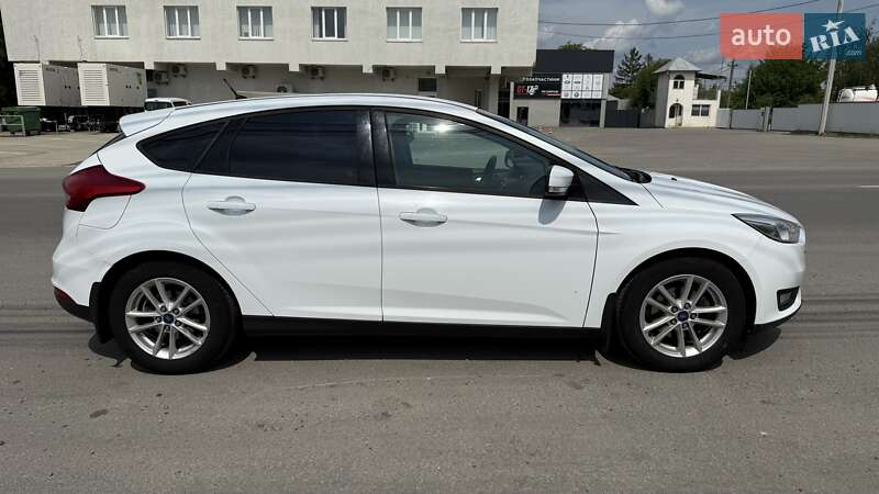 Хэтчбек Ford Focus 2016 в Черновцах